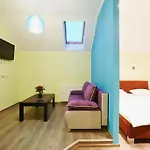Ξενοδοχείο με διαμερίσματα Fedkovycha 3*